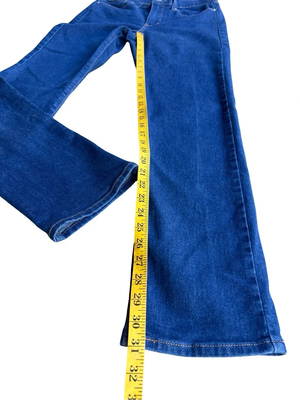 LEVI STRAUSS Classic Women’s Blue Jeans 27x32” Straight Leg Stretch Mid-Rise - Picture 8 of 11